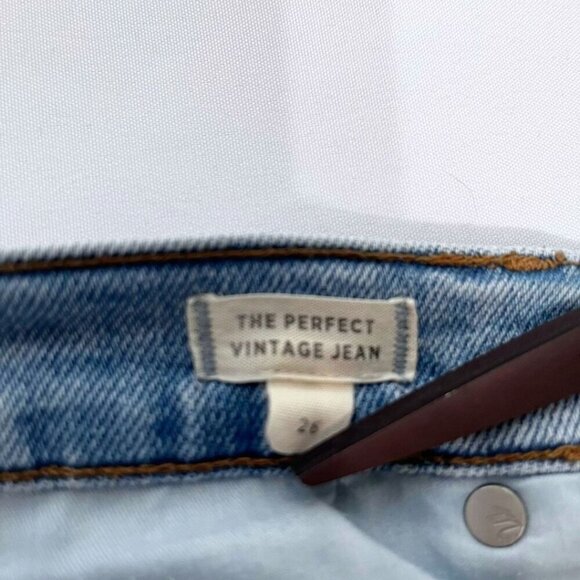 MADEWELL THE PERFECT VINTAGE JEANS DISTRESSED IN LIGHT WASH FRAY HEM - 26 - Picture 6 of 13